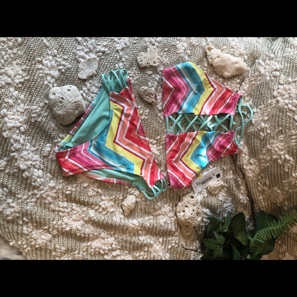 💥New Dippin’ Daisy’s Girls 2pc Swimwear